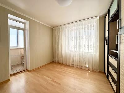квартира за адресою Миколи Амосова вул., 4