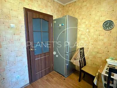 квартира за адресою Софії Русової вул., 3