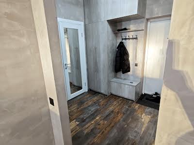 квартира за адресою Ревуцького вул., 40-В