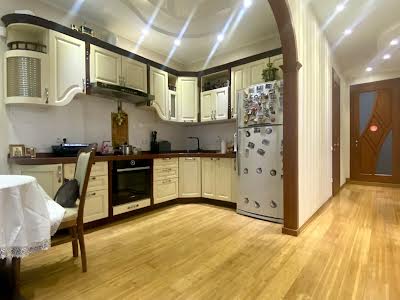 квартира за адресою Михайла Болтенка вул., 40