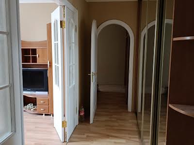 квартира за адресою Романа Шухевича просп. (Генерала Ватутіна), 22