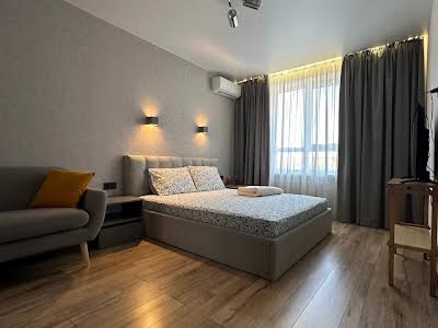 квартира за адресою Сімейна вул., 6