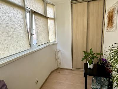 квартира за адресою Рибальська вул., 8