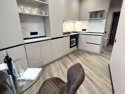 квартира за адресою Героїв Небесної Сотні просп., 20/10