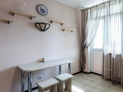квартира за адресою Ревуцького вул., 5