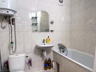 квартира за адресою Довженка вул., 5
