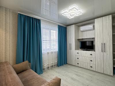 квартира за адресою Покровська вул., 99д