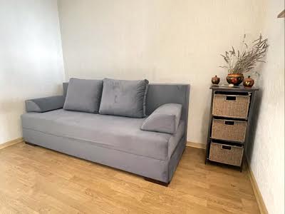 квартира за адресою Ревуцького вул., 11-в