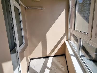 квартира за адресою Анни Ахматової вул., 34