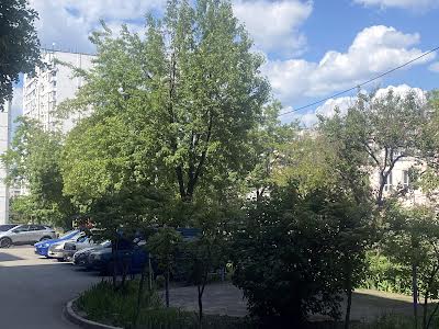 квартира по адресу Ревуцкого ул., 35