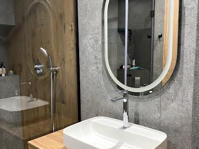 квартира за адресою Новопольова вул., 2