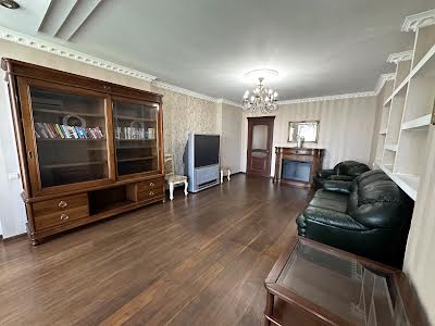 квартира за адресою Ахматова, 30