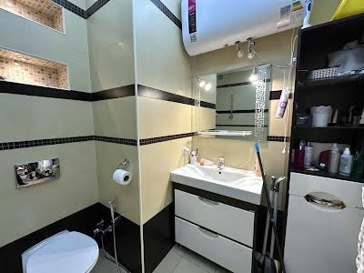 квартира за адресою Одеса, Середньофонтанська вул., 19в