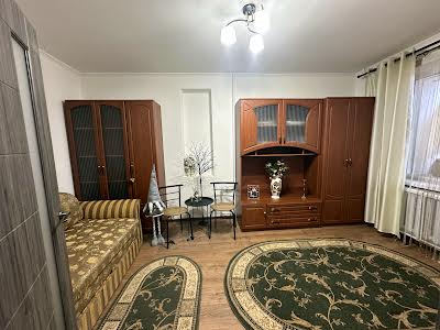 квартира за адресою Чернівці, Комарова вул., 32