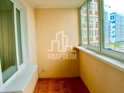 квартира по адресу Бажана Николая просп., 36