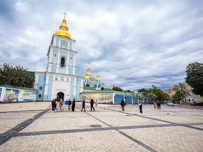 комерційна за адресою Київ, Трьохсвятительська вул., 11