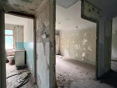 комерційна за адресою Міру, 21