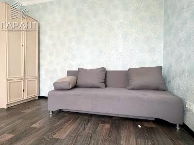 квартира за адресою Михайла Лушпи просп., 22