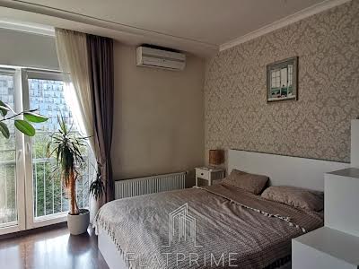 квартира за адресою Регенераторна вул., 4 к1