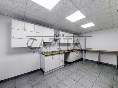 коммерческая по адресу Антоновича ул., 131