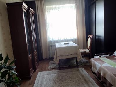 квартира за адресою Панаса Мирного вул., 71