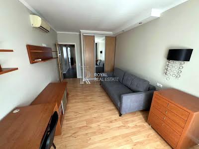 квартира за адресою Драгоманова вул., 1