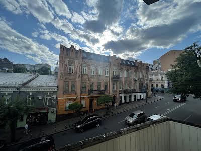 квартира за адресою Михайлівська вул., 18-А