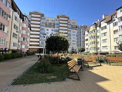 квартира за адресою Першотравнева, 21б