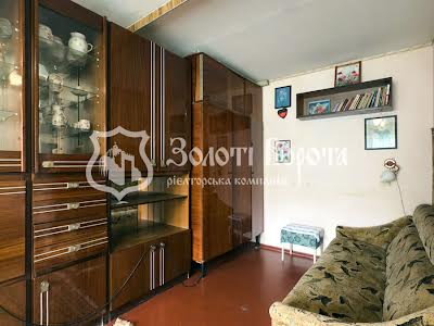 квартира за адресою Симиренка вул., 18а