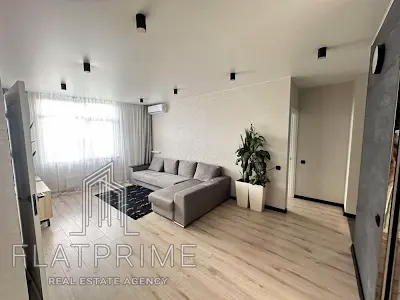 квартира за адресою Райдужна вул., 58