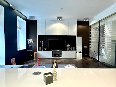 квартира за адресою Шота Руставелі вул., 36