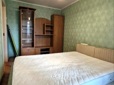 квартира за адресою Академіка Глушкова просп., 32