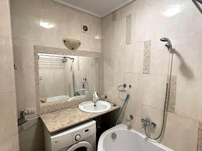 квартира за адресою Машинобудівна вул., 34