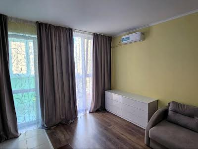квартира за адресою Сім'ї Кульженків вул. (Петра Дегтяренка), 37