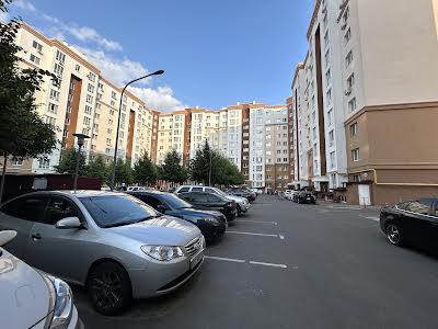 квартира по адресу Героев Небесной Сотни просп., 36/1