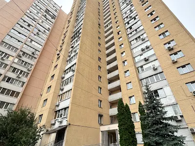 квартира за адресою Дарницький бульв., 8