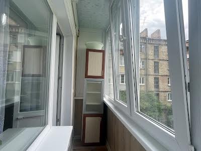 квартира за адресою Введенська вул., 15