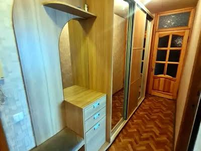 квартира за адресою Холодильна вул., 75