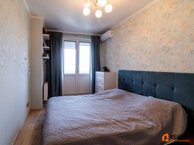 квартира за адресою Феодосійська вул., 3-В