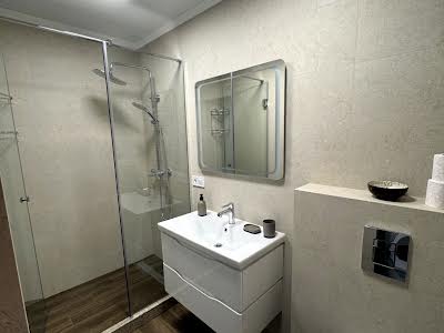 квартира за адресою Літературна вул., 5