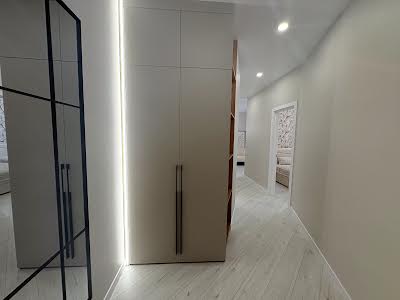 квартира за адресою Краснова вул., 3