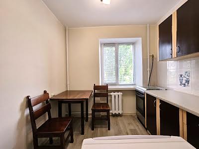квартира за адресою Будівельників вул., 8