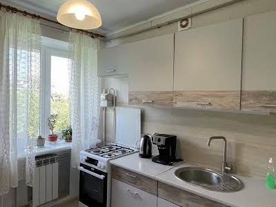 квартира за адресою Євгена Танцюри вул., 5а