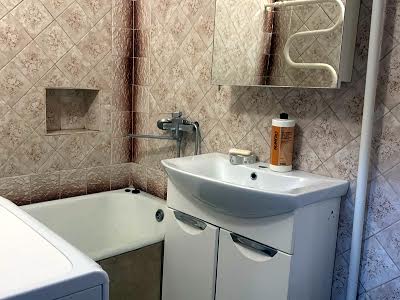 квартира по адресу Свободи ул., 48