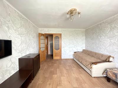 квартира за адресою Космонавтів вул., 142