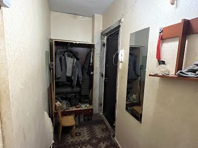 квартира за адресою Димитрова, 104