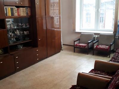 квартира за адресою Разумовська вул., 2/4