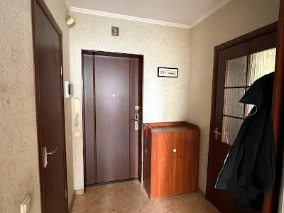 квартира за адресою Академіка Єфремова вул. (Командарма Уборевича), 25