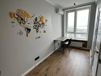 квартира за адресою Зарічна вул., 4к1