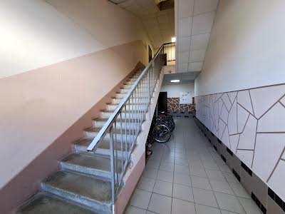 квартира за адресою Яблунева, 8